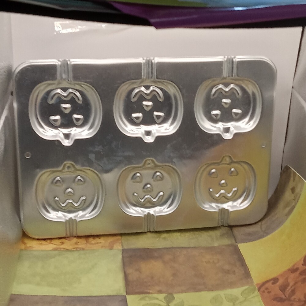 HALLOWEEN Jack-O-Lantern Cookie Treat Sheet Pumpkins 6 Mold Pan Used